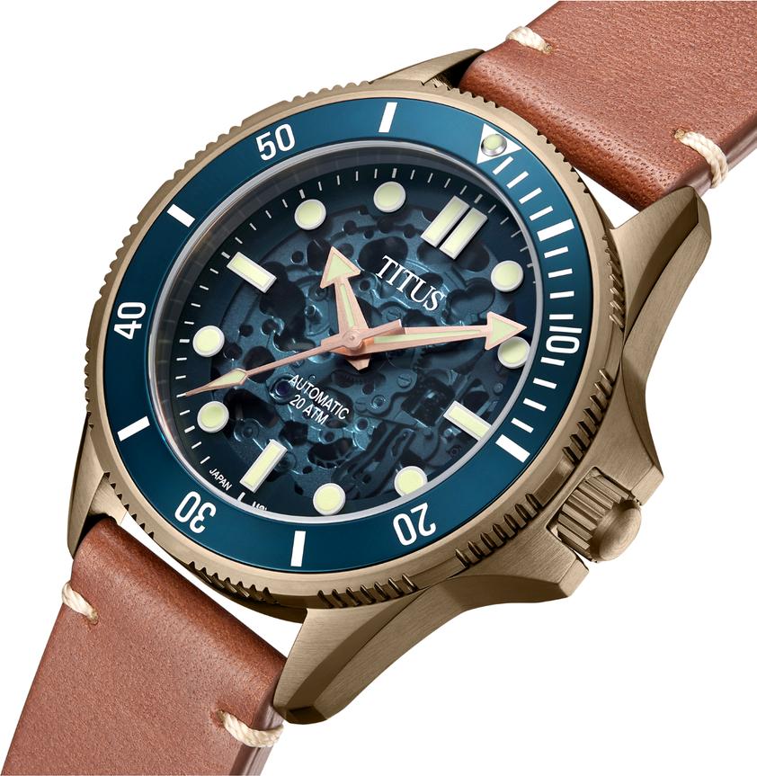 Valor三針自動機械皮革腕錶  W06-03296-006